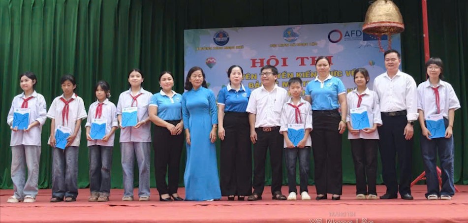 Anh-tin-bai